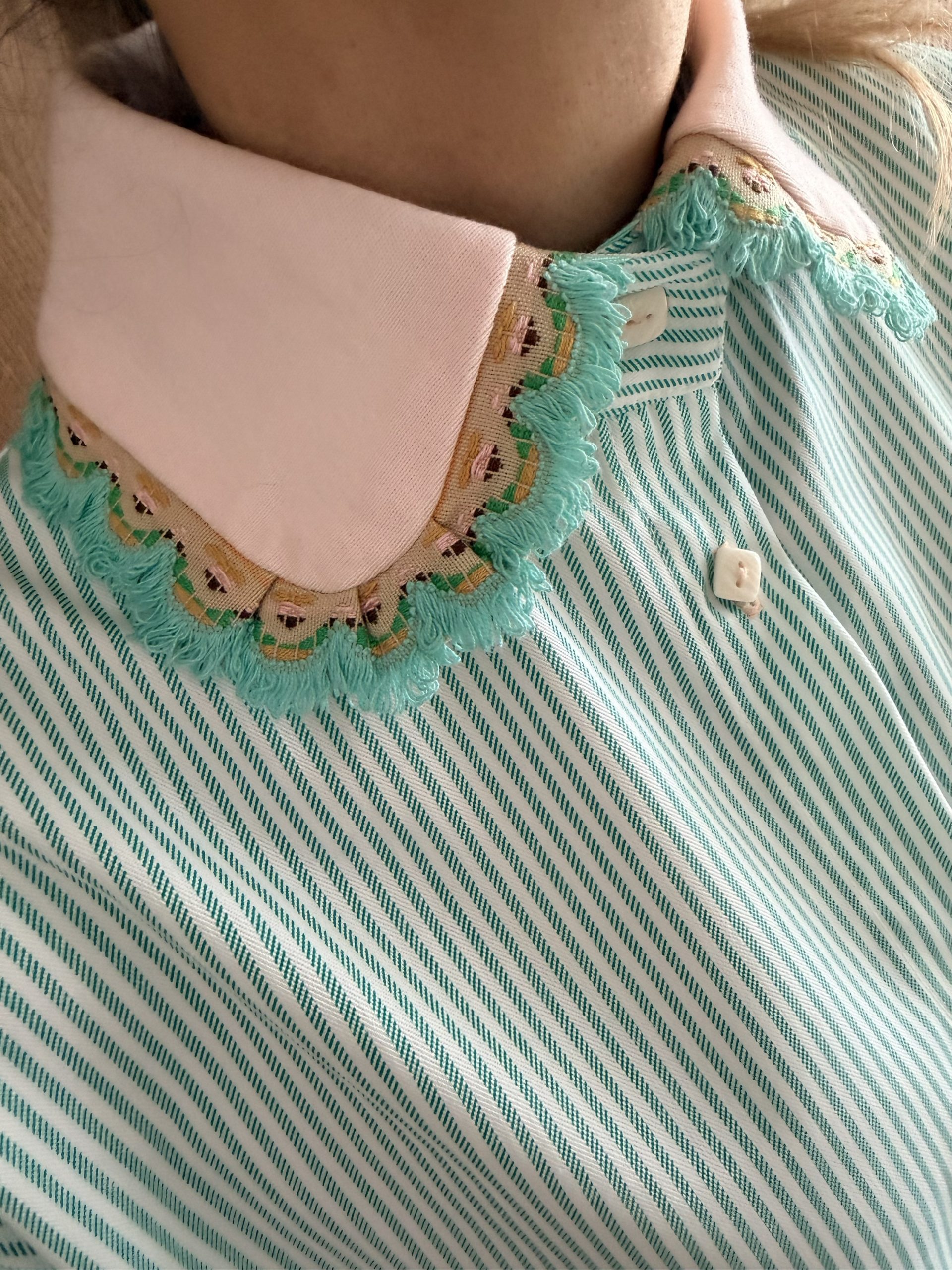 marškiniai "Kreta" rožinės detalės - Image 4